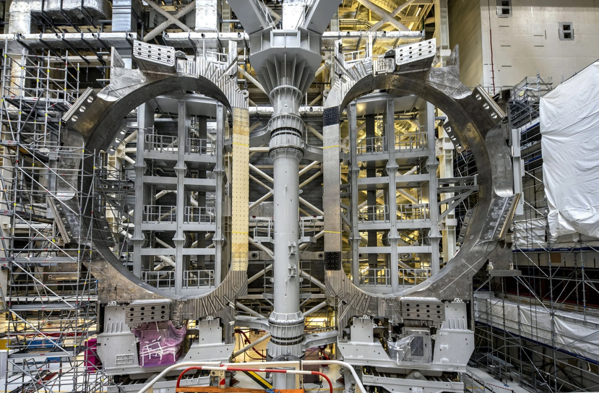 أعمال البناء في  مشروع المفاعل النووي الحراري التجريبي الدولي في فرنسا