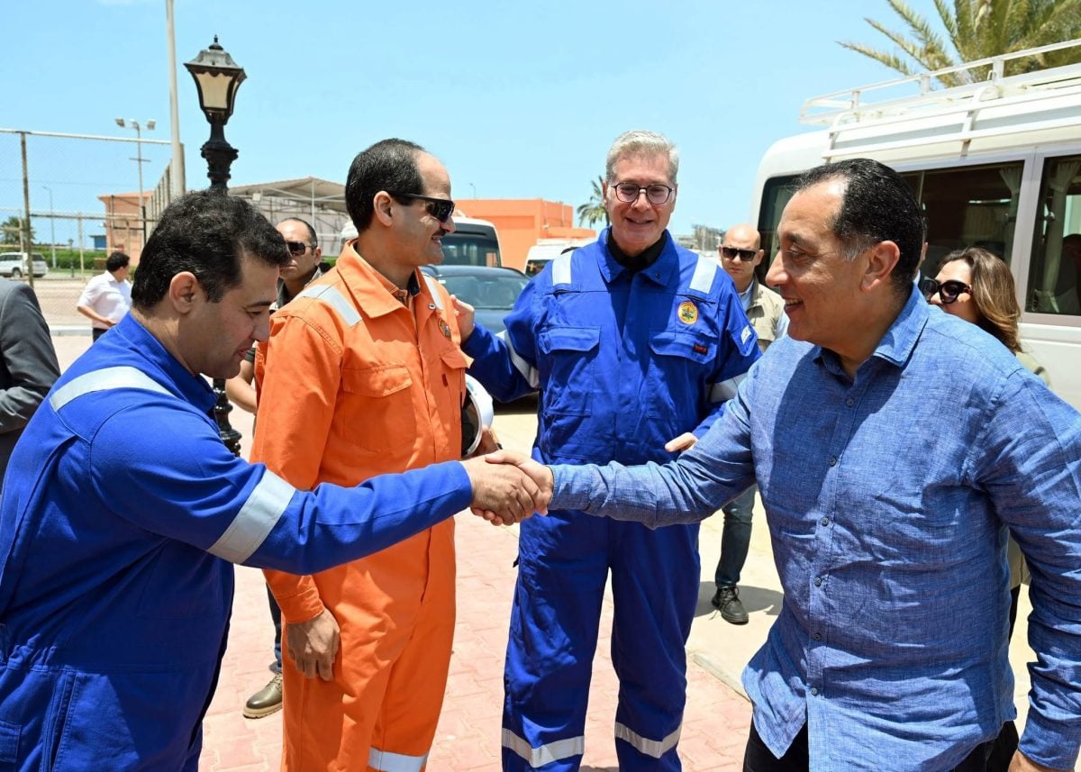 جانب من زيارة رئيس الوزراء لشركة رشيد للبترول