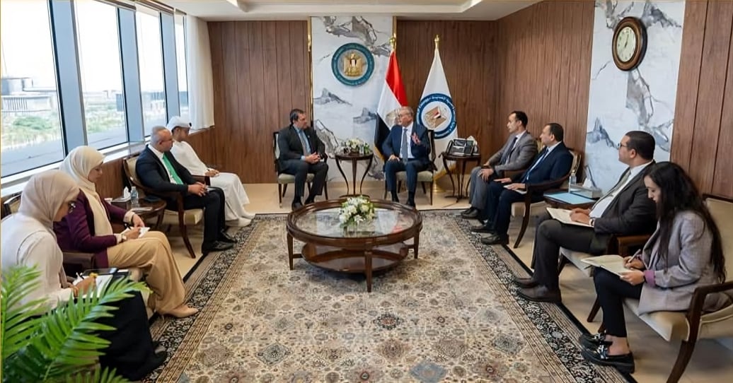 جانب من مباحثات وزير البترول مع الشركة الإماراتية