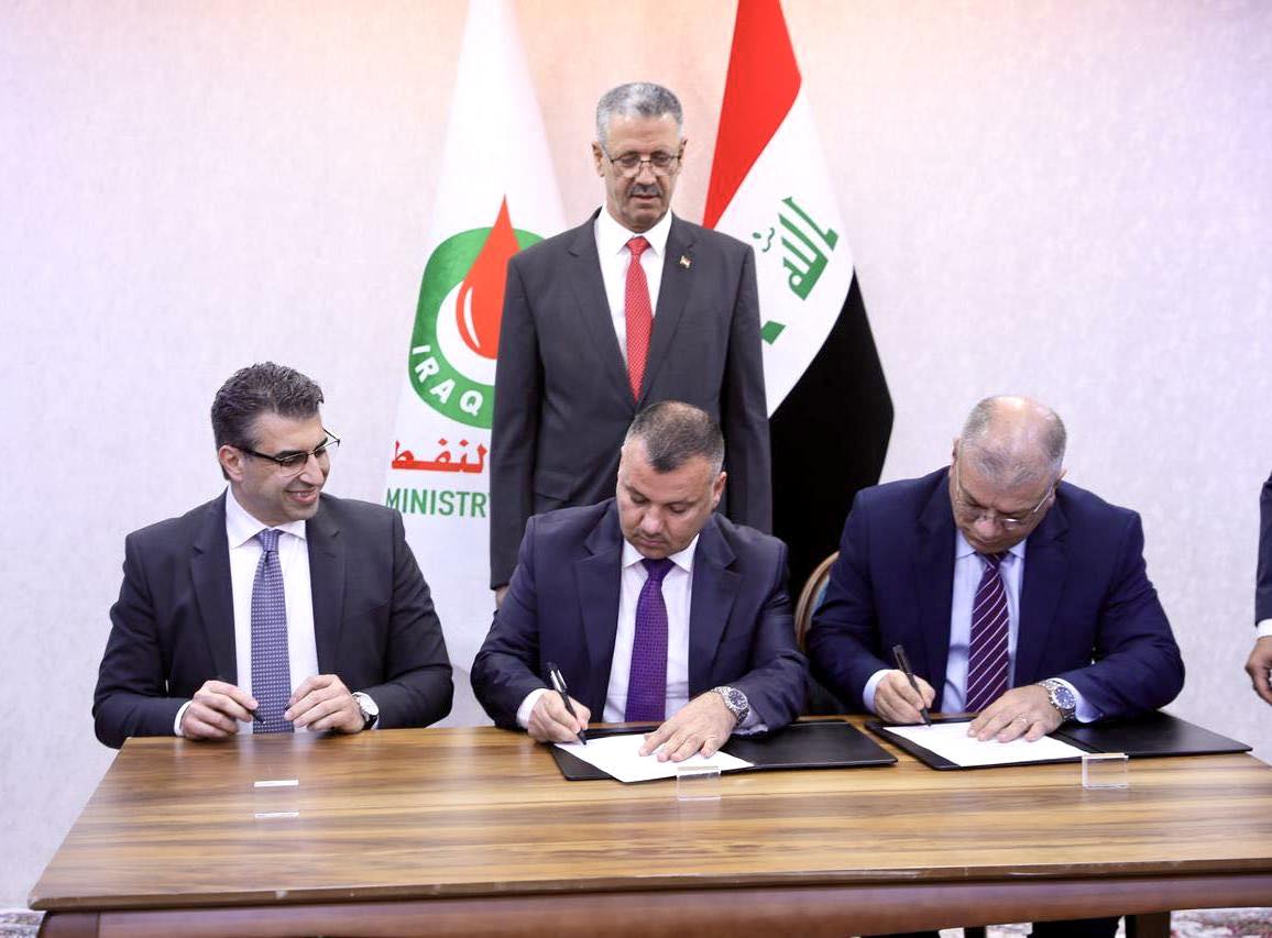 من مراسم توقيع عقد تطوير حقول كركوك