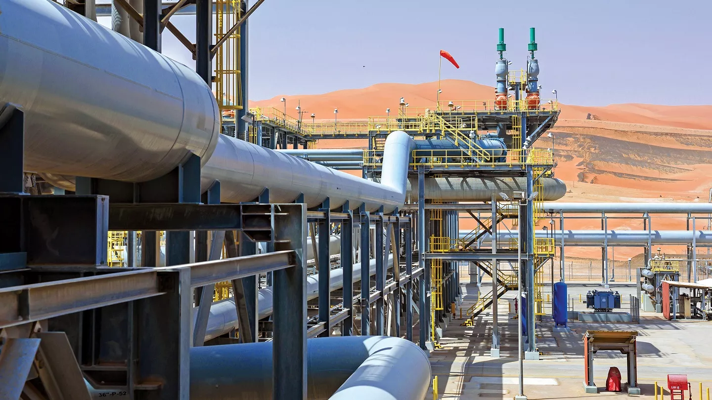 خطوط أنابيب للغاز في شركة أرامكو السعودية