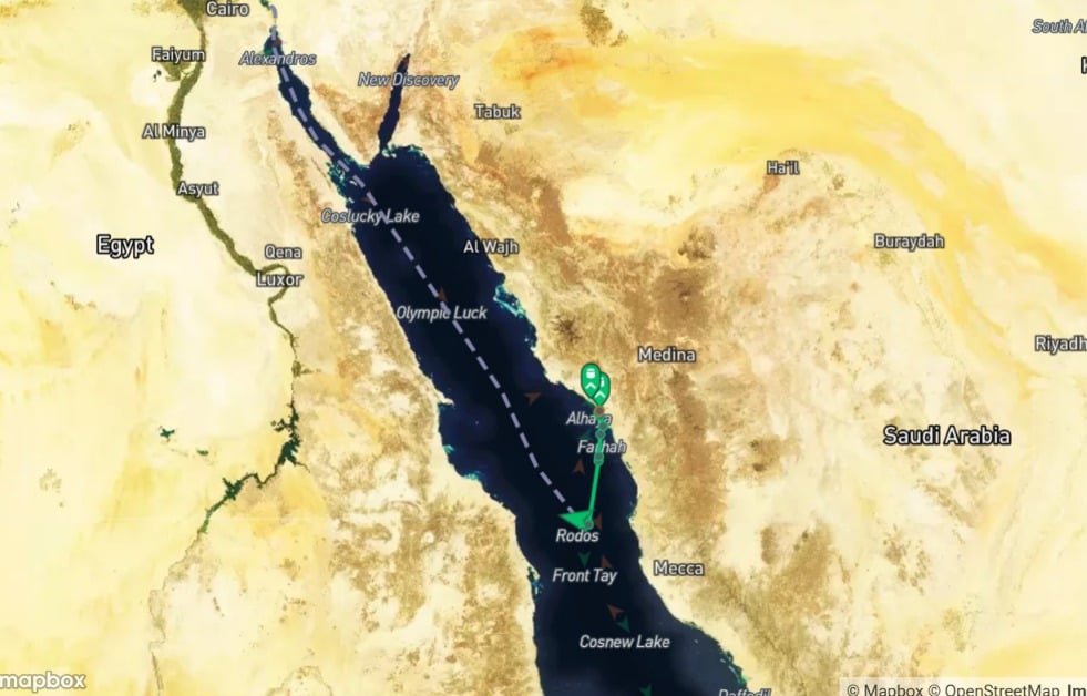 ناقلة نفط يونانية محملة بالنفط السعودي