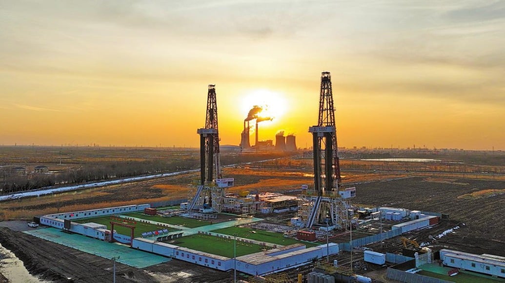 مشروعات النفط والغاز في السعودية والإمارات