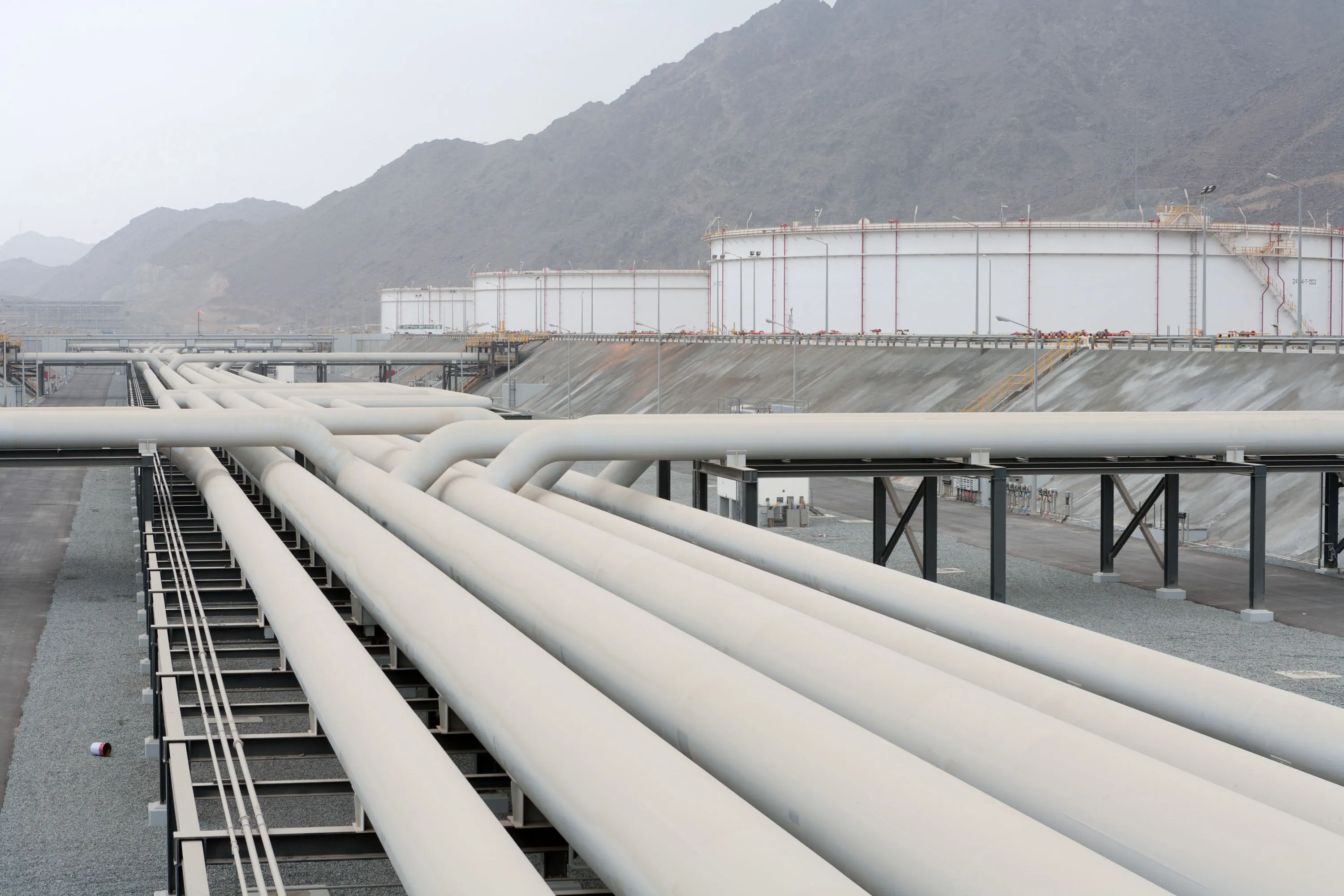 خط أنابيب نفط جديد في الإمارات