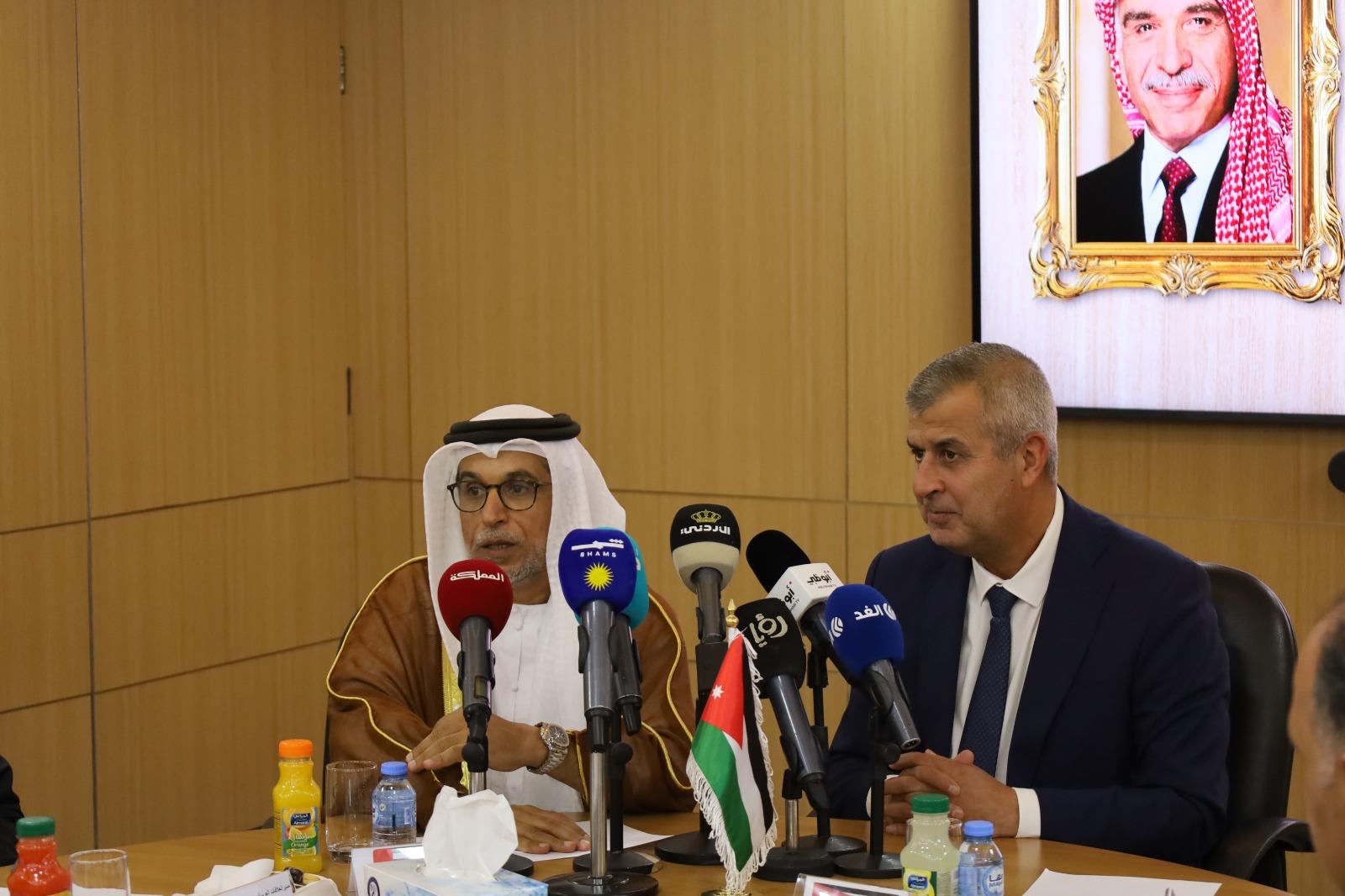 من مراسم توقيع اتفاقيات تزويد المدن الصناعية في الأردن بالغاز
