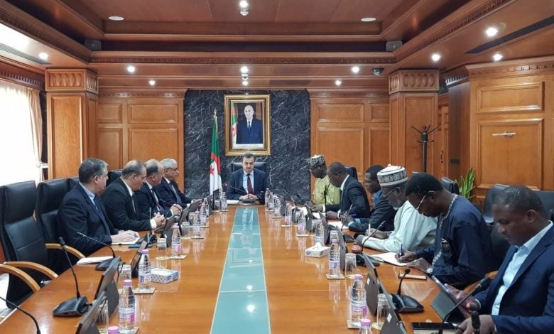 Photo of حقل نفط أفريقي ينتج 20 ألف برميل يوميًا تطوره الجزائر