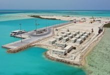 Photo of السعودية تبدأ تشغيل أكبر محطة تخزين كهرباء خارج الشبكة بالعالم
