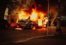 Photo of صفقات مميتة.. بيع سيارات كهربائية مستعملة قابلة للاشتعال