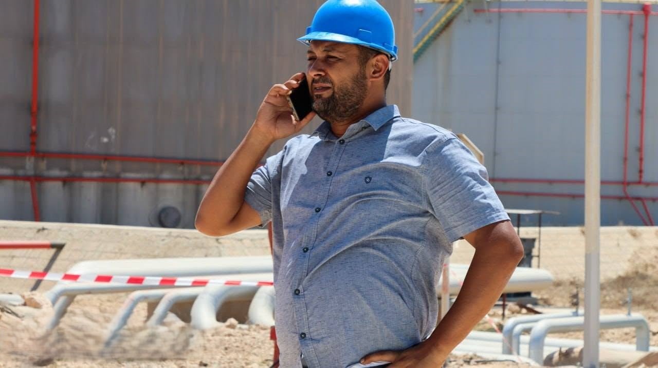 إغلاق مجمع الزاوية النفطي يفاقم أزمة حقل الشرارة