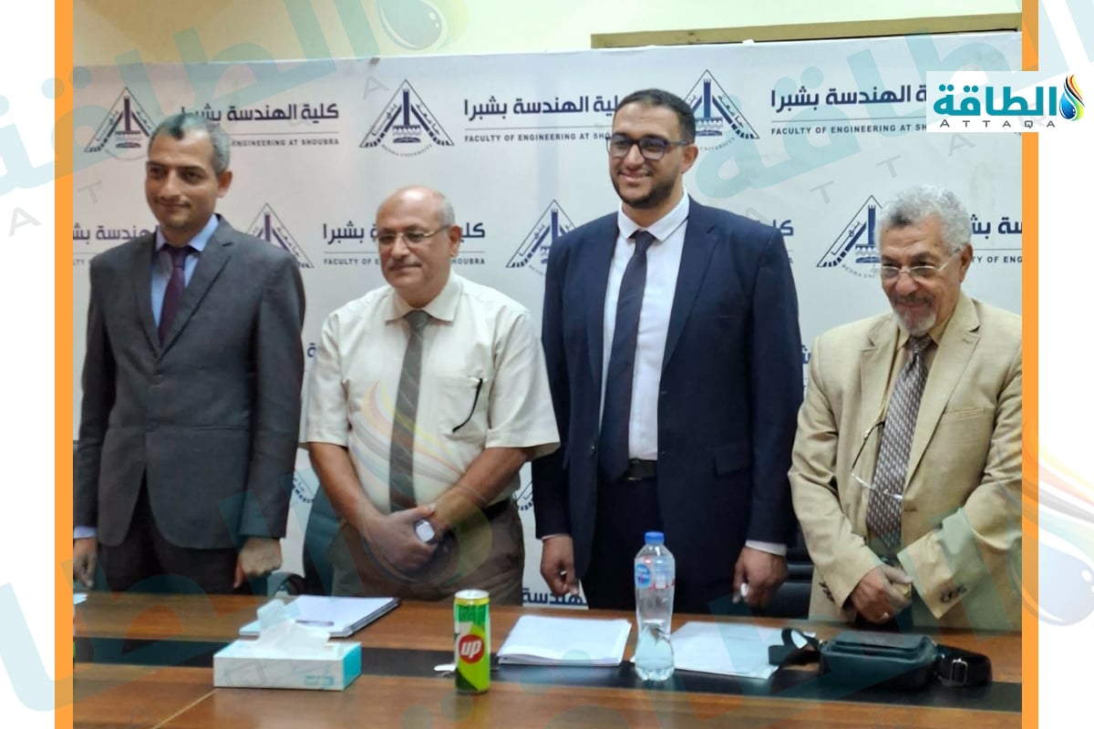 جانب من مناقشة رسالة دكتوراة مصرية عن رفع أداء شبكات الكهرباء