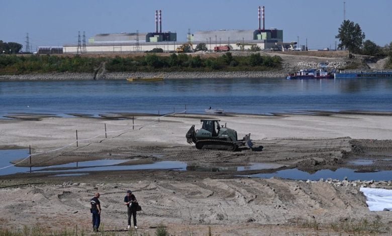 Photo of بعض محطات الطاقة النووية في أوروبا تتوقف عن العمل وسط موجات الحر (تقرير)