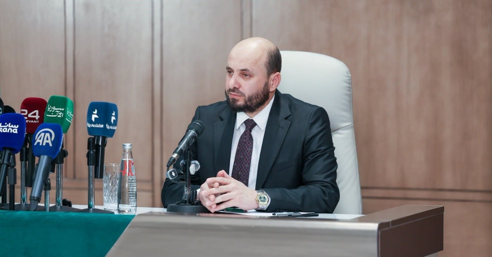 وزير الطاقة السوري محمد البشير خلال المؤتمر