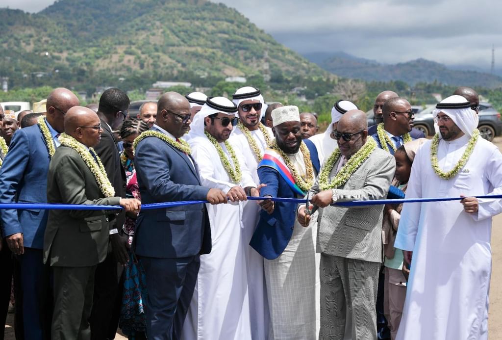 جانب من إطلاق محطات الطاقة الشمسية في جزر القمر