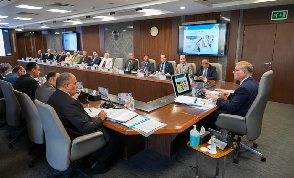 وزير البترول المهندس كريم بدوي خلال الاجتماع
