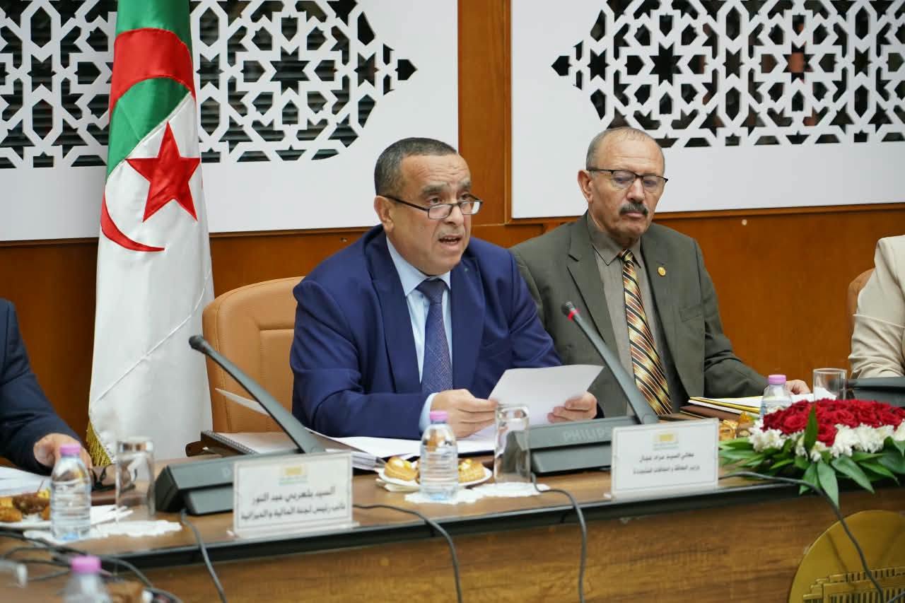 وزير الطاقة والطاقة المتجددة مراد عجال خلال عرضه أمام لجنة المالية والميزانية بالمجلس الشعبي الوطني