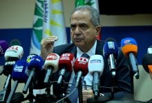 Photo of أزمة الطاقة في لبنان تتصاعد.. والوزير يحمل الحكومة مسؤولية الإخفاق