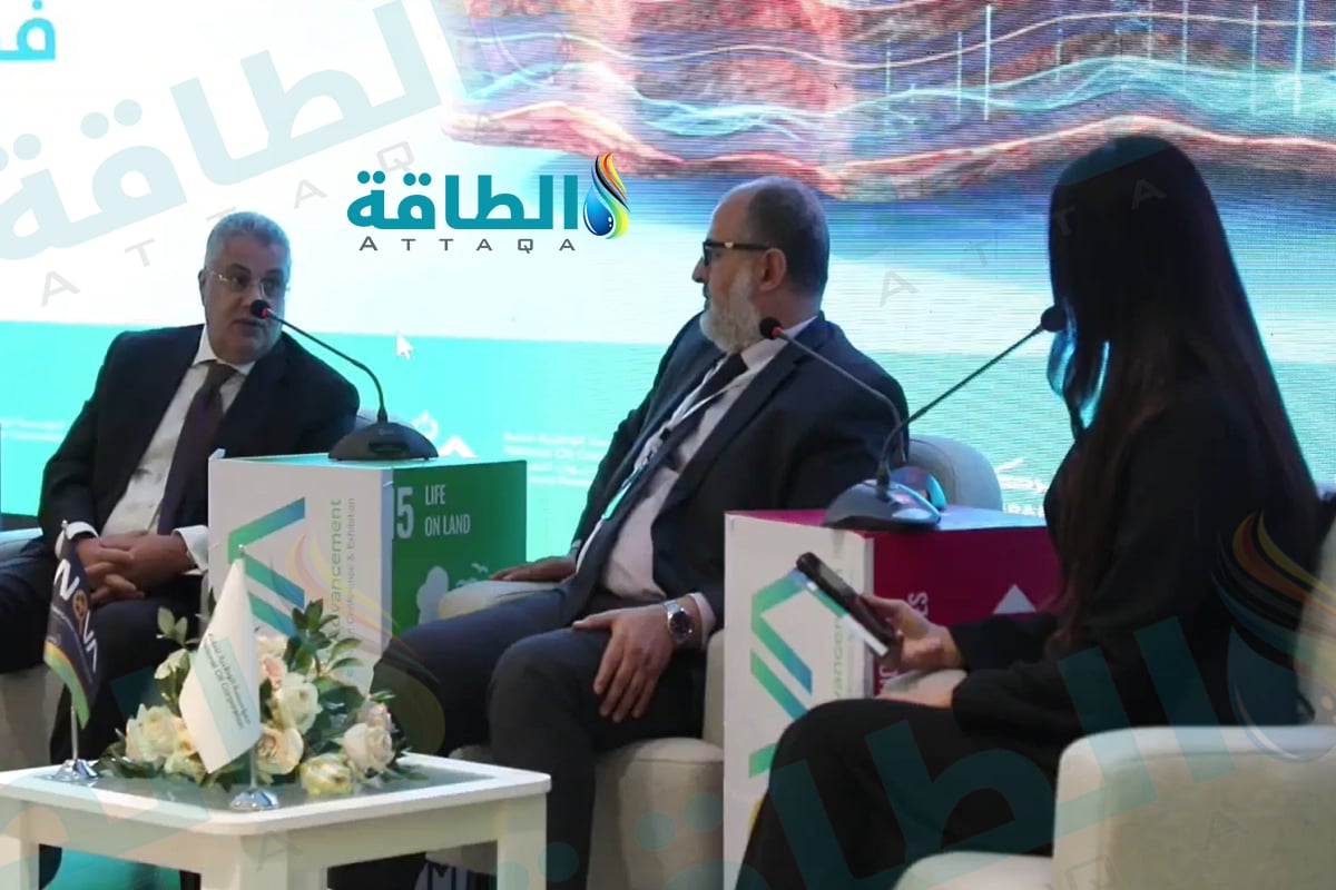 جانب من جلسة حوارية حول سبل زيادة إنتاج النفط في ليبيا ضمن فعاليات مؤتمر ومعرض نوفا 2026