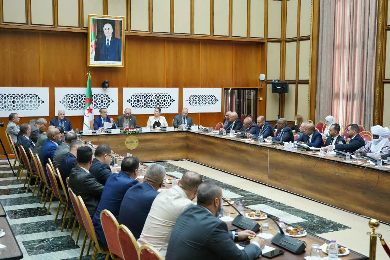 وزير الطاقة والطاقة المتجددة مراد عجال خلال عرضه أمام لجنة المالية والميزانية بالمجلس الشعبي الوطني