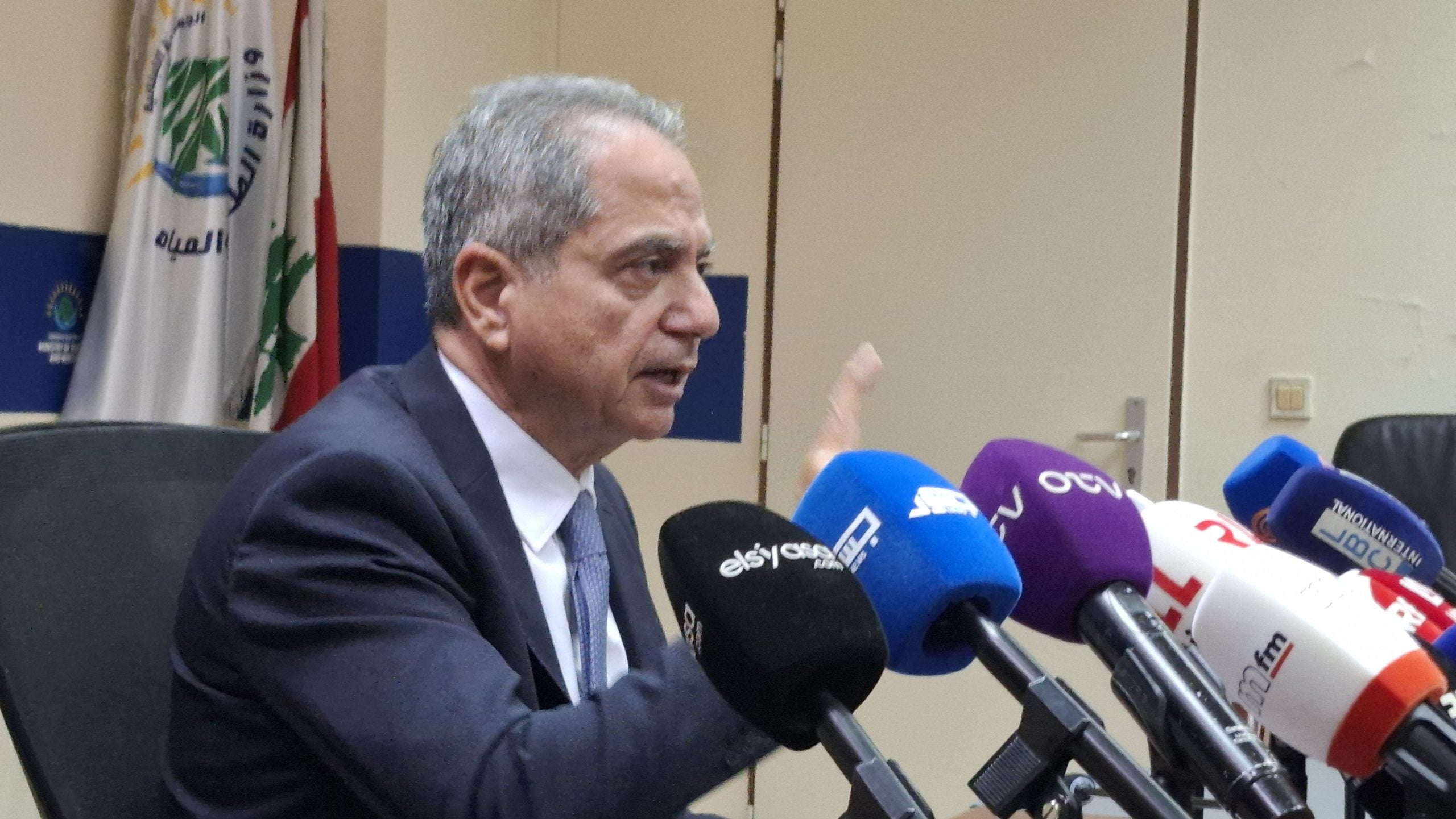 جانب من المؤتمر الصحفي لوزير الطاقة اللبناني